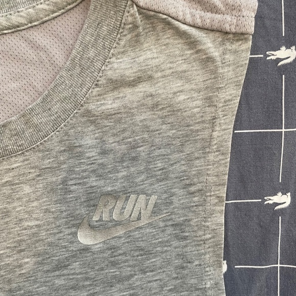 Nike running dry-fit top size XS - Picture 3 of 6